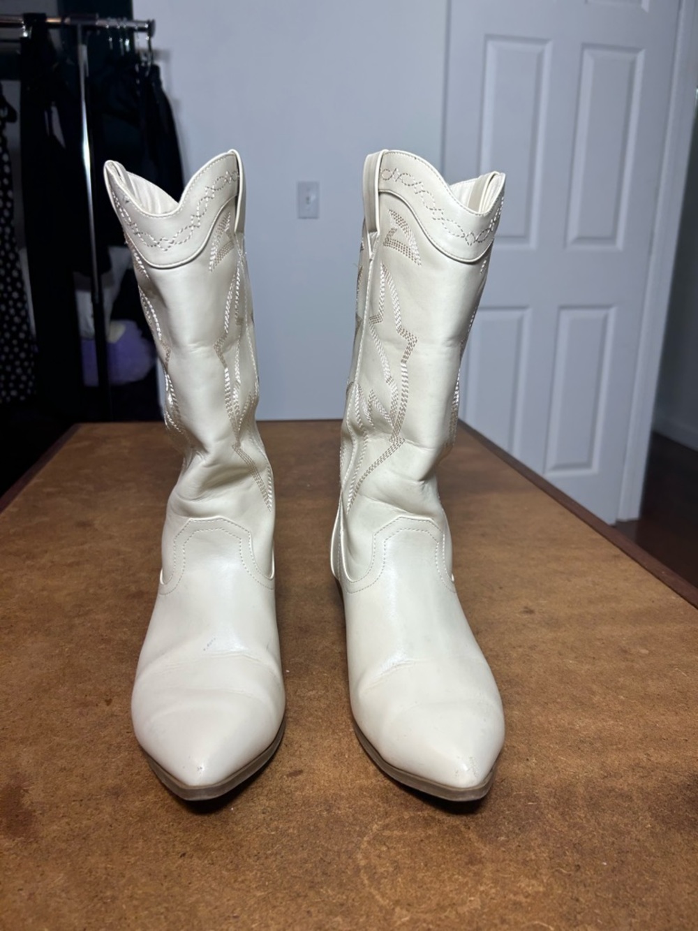 AMERICAN EAGLE Women's Cream Cowboy Boots Size 7